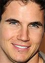 Robbie Amell